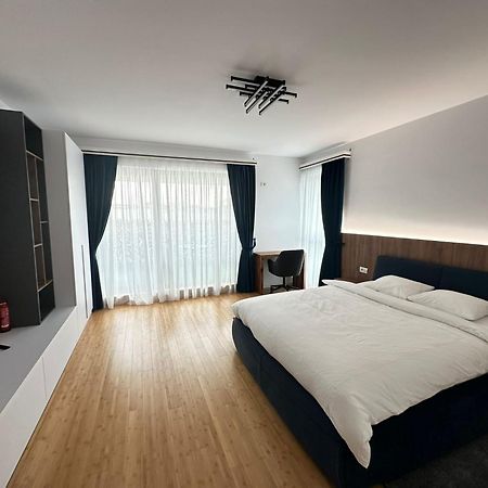 Pitesti Residence Luaran gambar