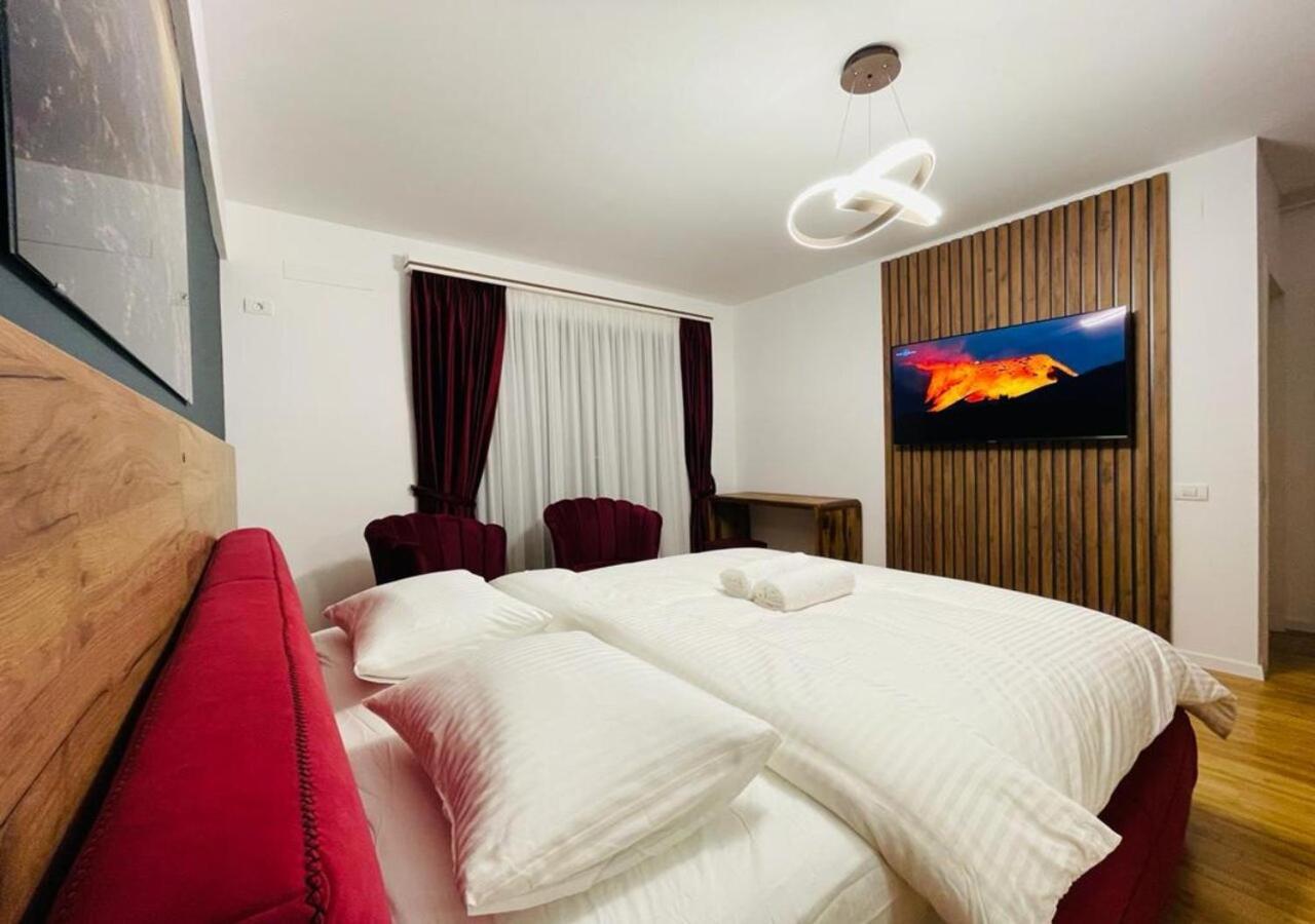 Pitesti Residence Luaran gambar